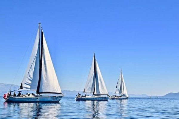 conseils pratiques pour naviguer en sécurité avec un bateau de location
