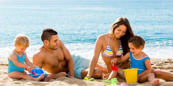 Les meilleures plages françaises pour des vacances les pieds dans l'eau en famille