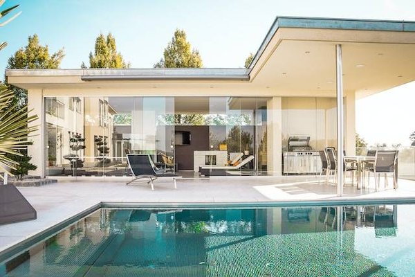 Comparer les maisons de vacances en bord de mer : critères essentiels pour bien choisir