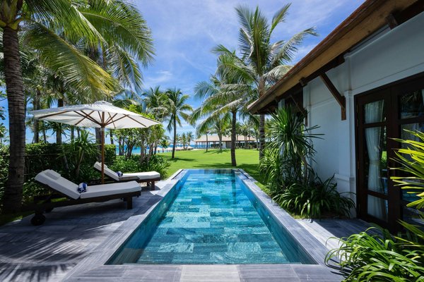 Top des équipements incontournables des piscines dans les maisons de vacances au bord de mer