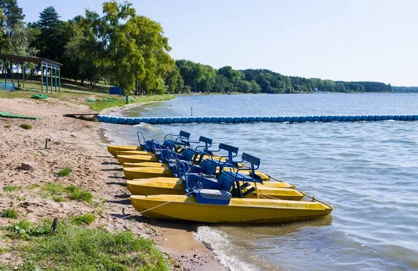 Les vacances parfaites les pieds dans l'eau dans un camping de Gironde en bord de mer