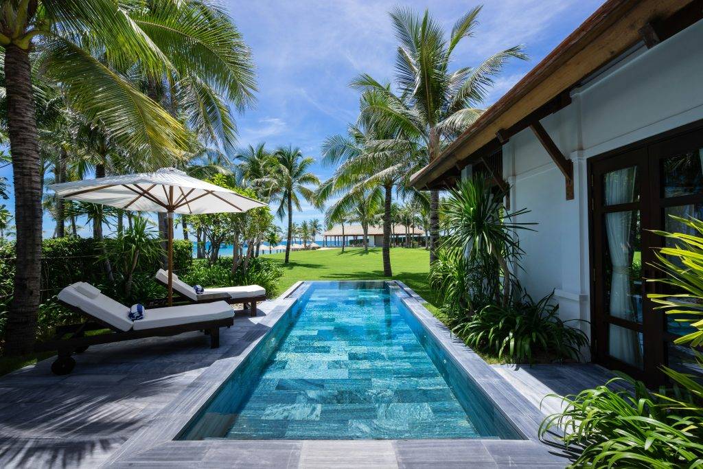 Top des équipements incontournables des piscines dans les maisons de vacances au bord de mer Top des équipements incontournables des piscines dans les maisons de vacances au bord de mer